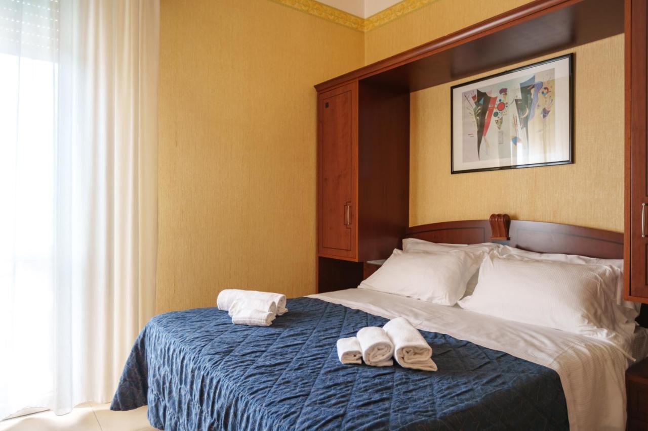 Hotel Rex リミニ エクステリア 写真